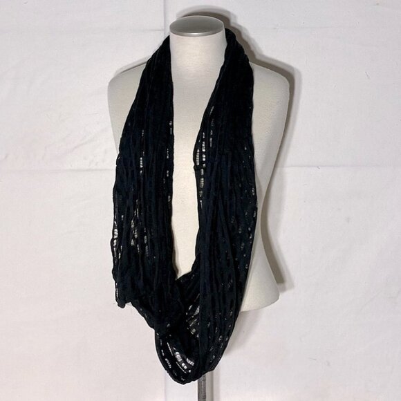 5/$25 Ardene Black Infinity Scarf - Picture 1 of 9